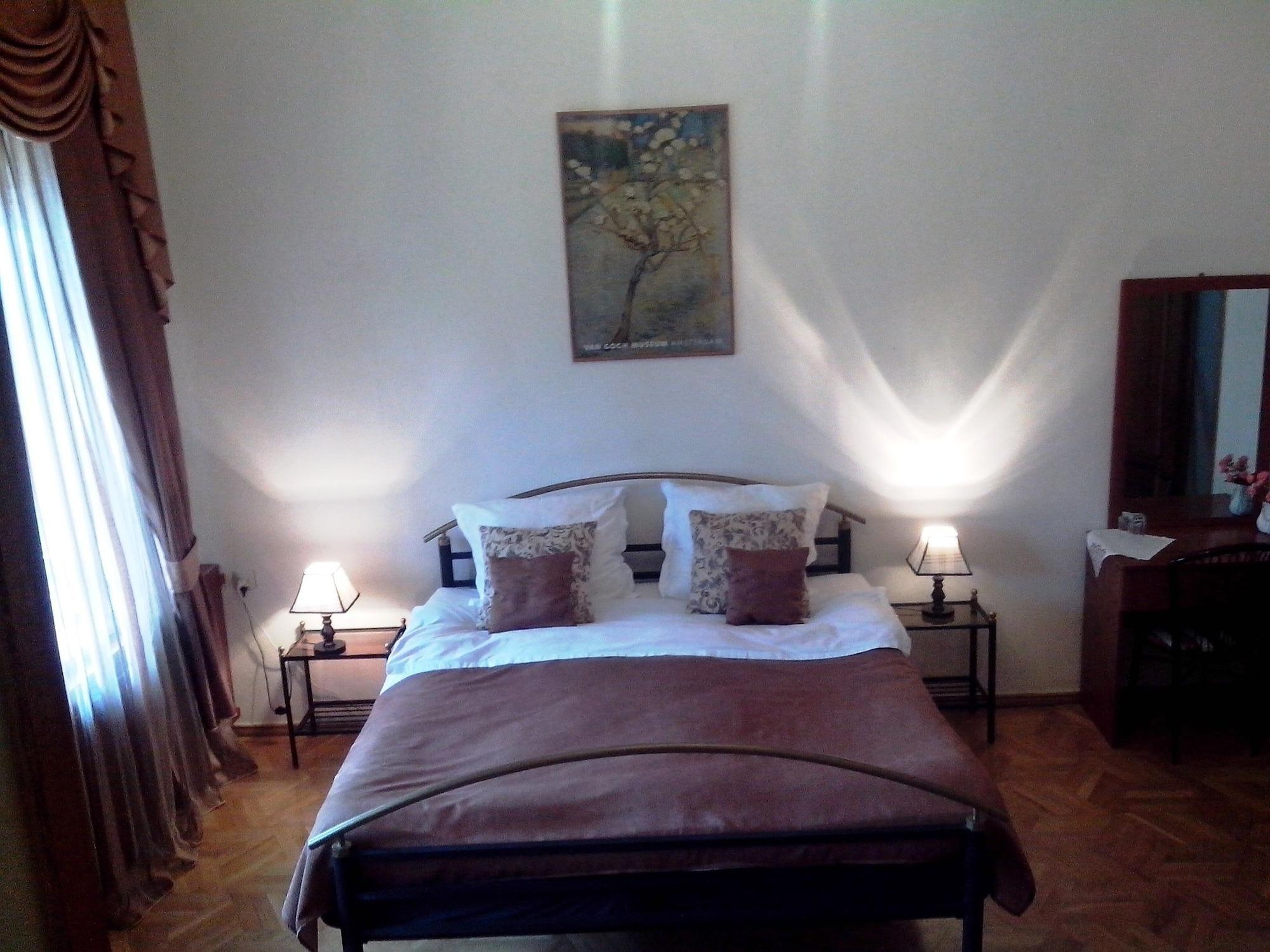 Classic Hotel Tbilisi Esterno foto
