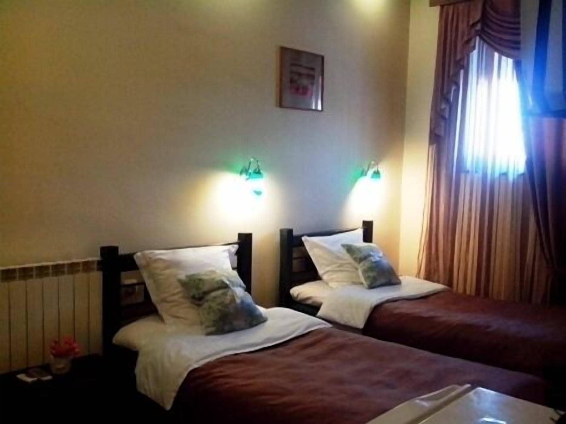 Classic Hotel Tbilisi Esterno foto