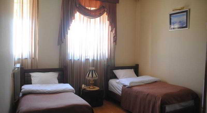 Classic Hotel Tbilisi Esterno foto
